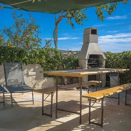 Guest house Jurin Primosten