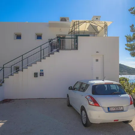 Guest house Jurin Primosten