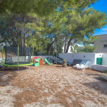Gostinjska kuća Jurin 4*