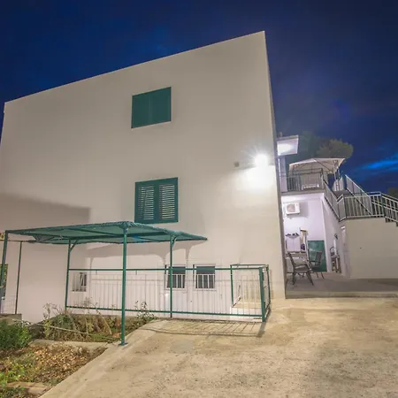 Guest house Jurin Primosten